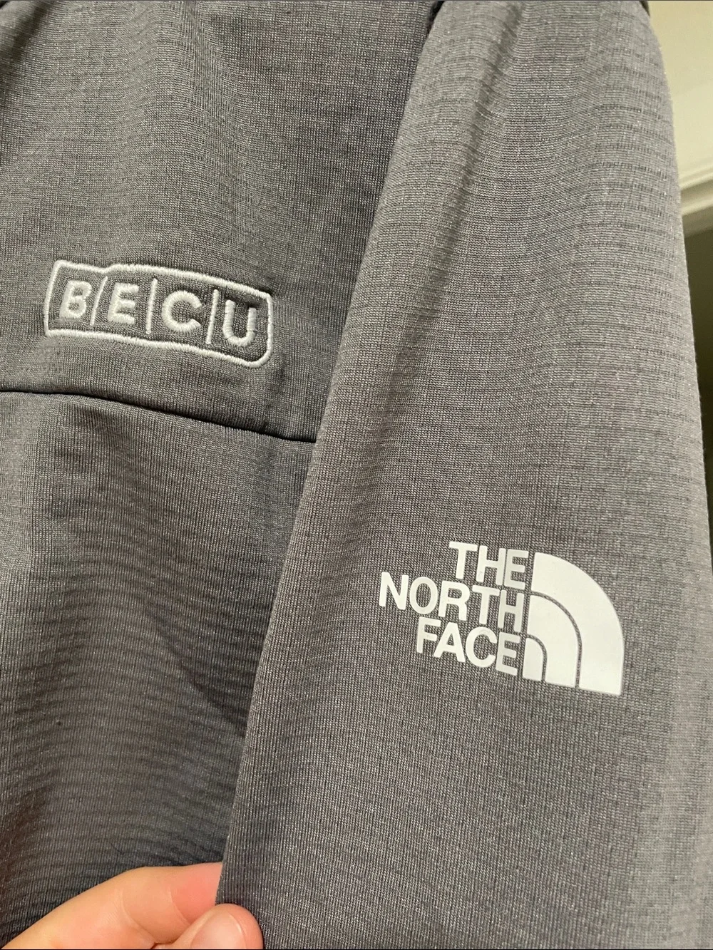 The North Face Men's Gray Quarter-Zip Lightweight Pullover